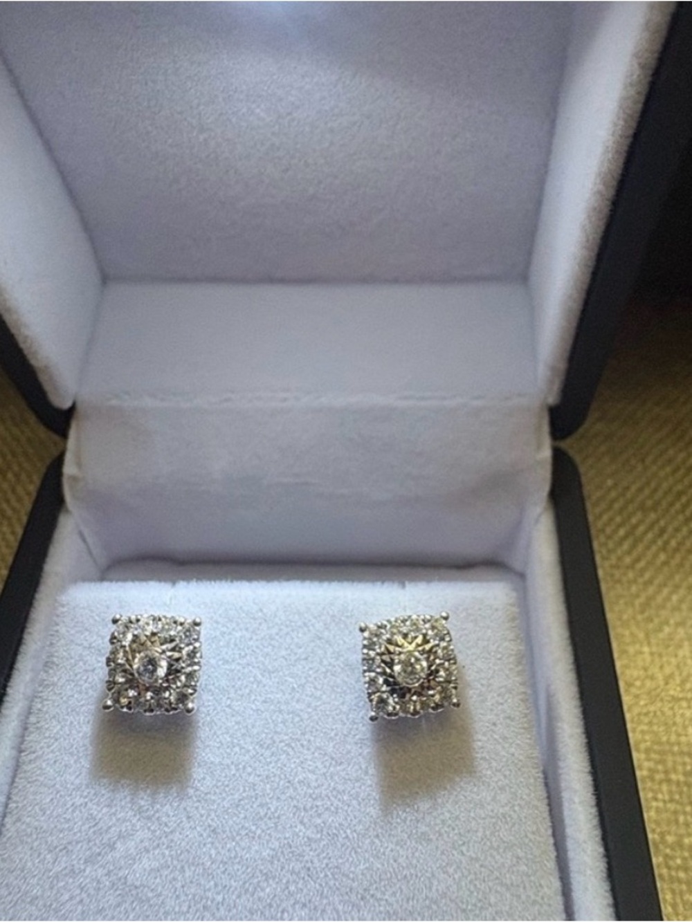 Diamond Stud Earrings 14kt gold - Picture 13 of 13